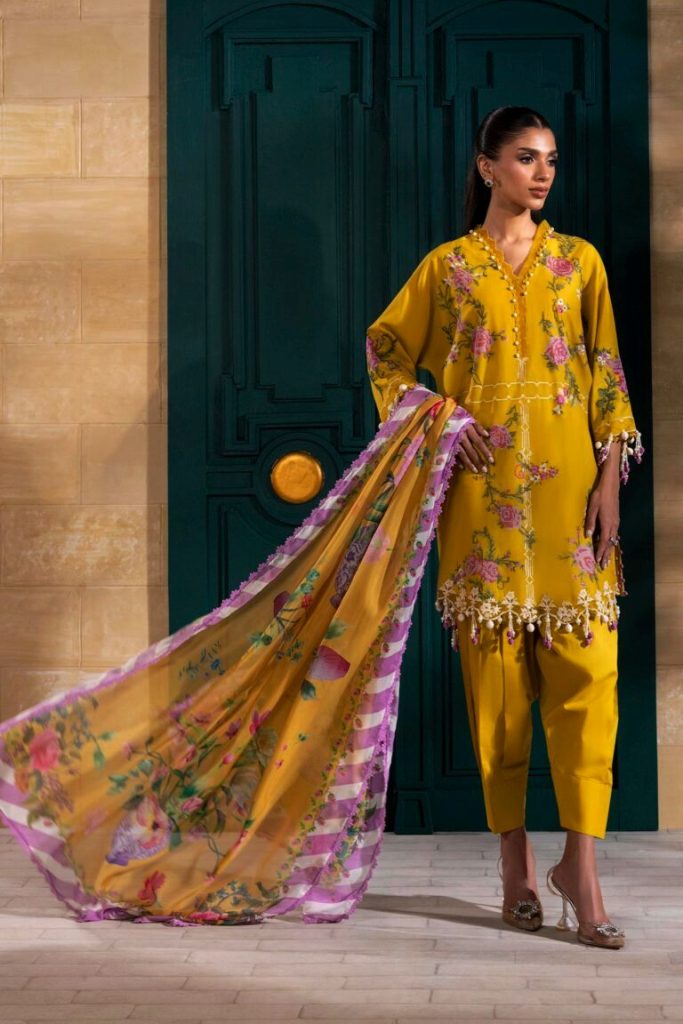 Muzlin Lawn Dresses 2025 Vol 1 By Sana Safinaz